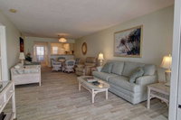2BR Ground Level Condo with Pool 10 Minutes to Beaches with golf Course Views Accommodation Alabama