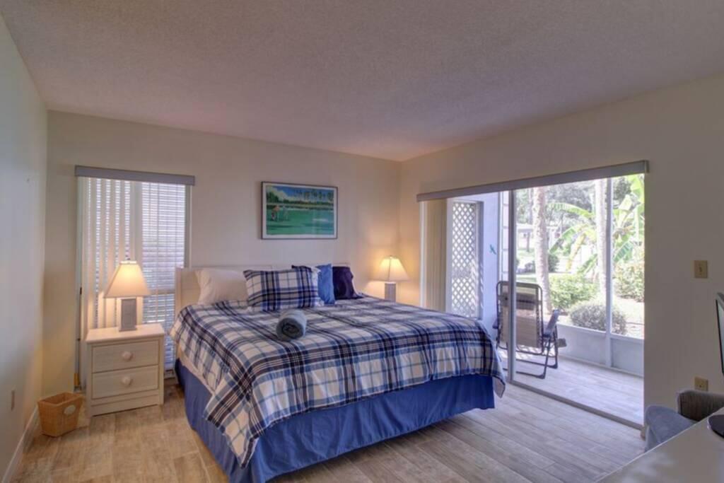 2BR Ground Level Condo With Pool 10 Minutes To Beaches With Golf Course Views - thumb 2