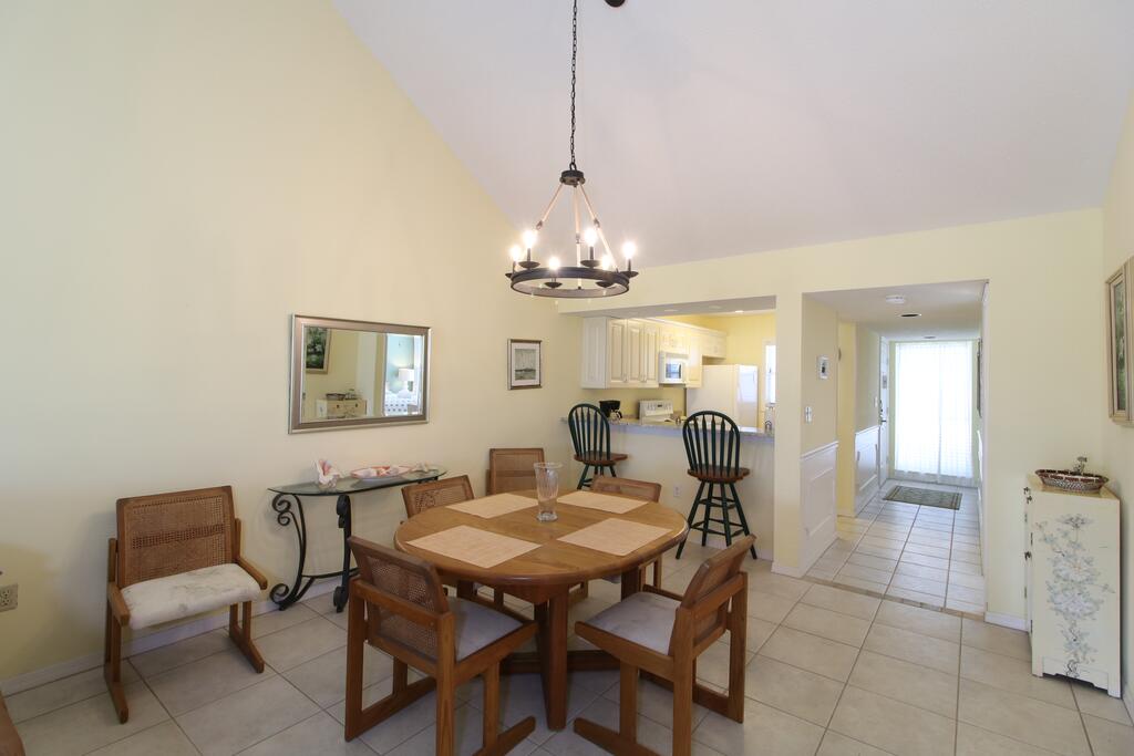 2nd FL 2 BR Unit Condo With Vaulted Ceilings In Plantation Golf Club - thumb 3