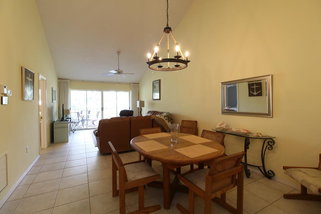 2nd FL 2 BR Unit Condo With Vaulted Ceilings In Plantation Golf Club - thumb 2