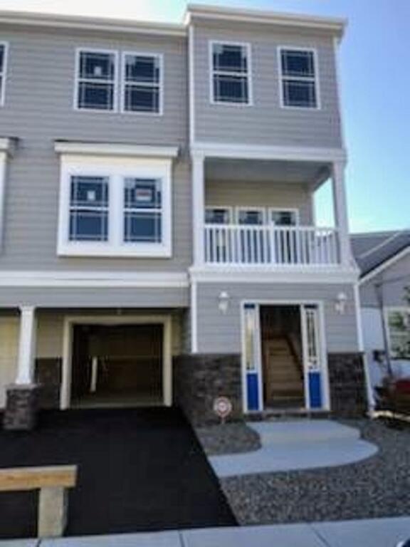 3 Blocks To The Beach! - 3 BR/2.5 Bath - thumb 3