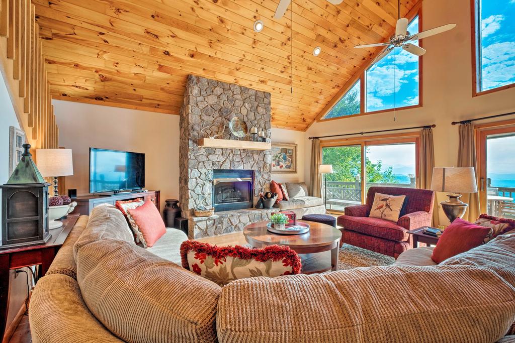 4-Acre Bryson City Mountain Home With Deck & Grill! - thumb 3