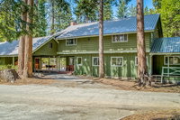 5 Bed 3 Bath Vacation home in Shaver Lake Accommodation Alabama