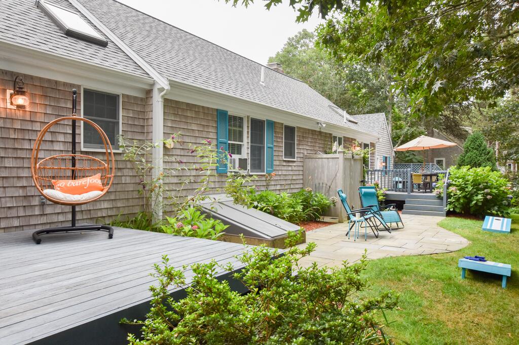 641 Walk To Nantucket Sound From Open Contemporary With Private Patio And Outdoor Shower - thumb 3