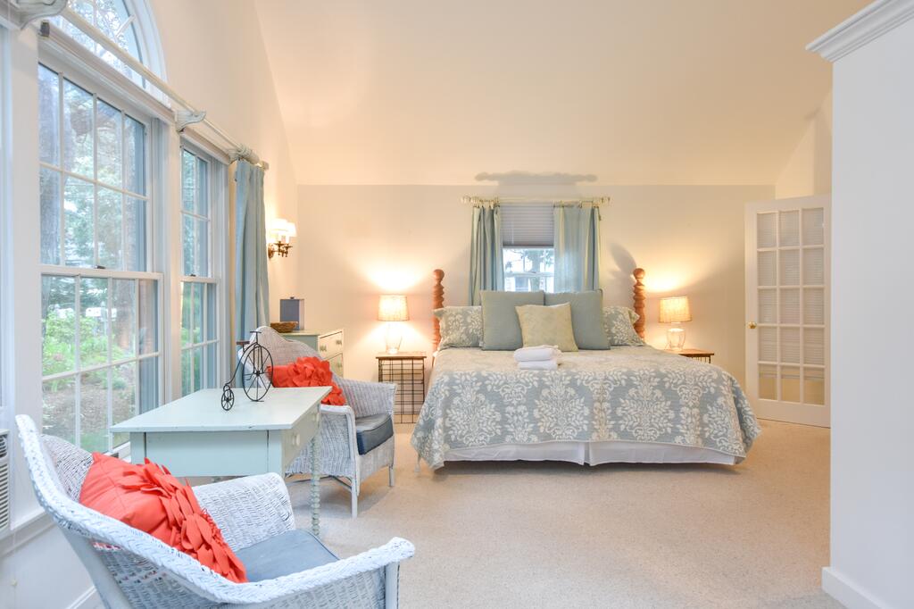 641 Walk To Nantucket Sound From Open Contemporary With Private Patio And Outdoor Shower - thumb 1