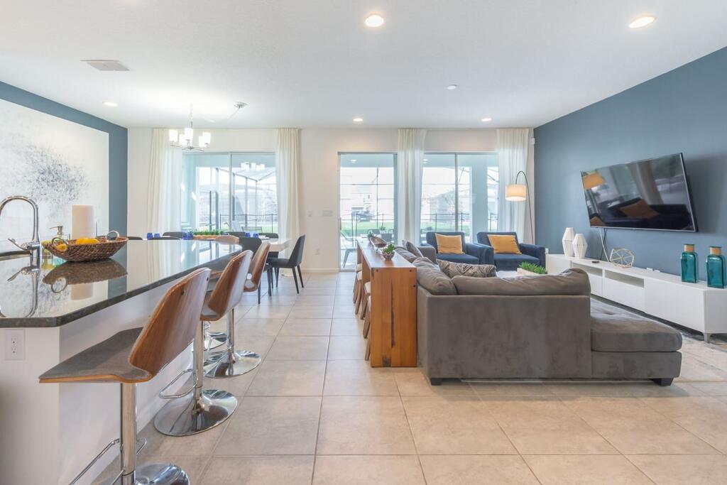 8BR Mansion At Family Resort Private Pool, Hot Tub And BBQ - thumb 3