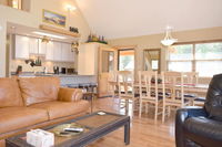 9 Pines Retreat Accommodation Alabama