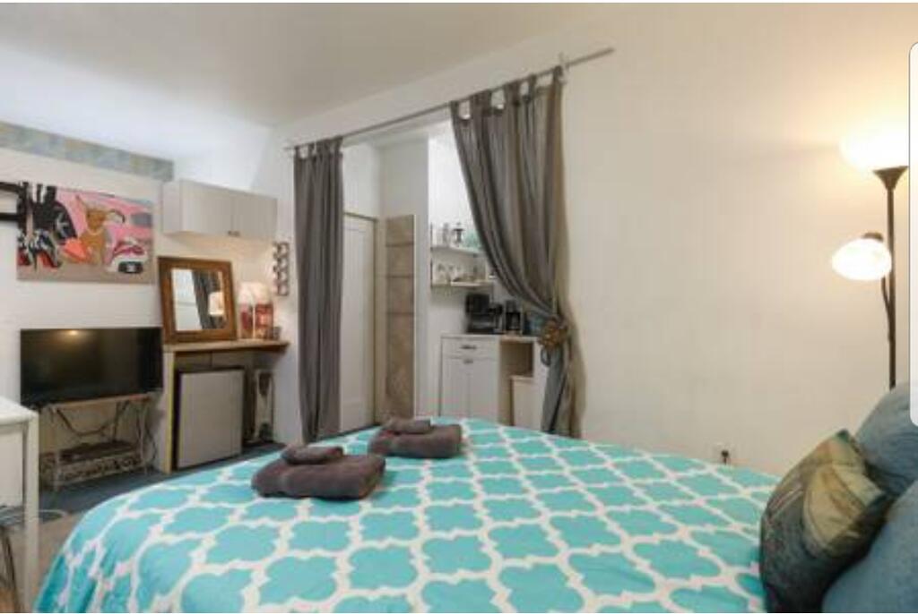 935 Venezia Avenue One Bedroom Apts - thumb 2