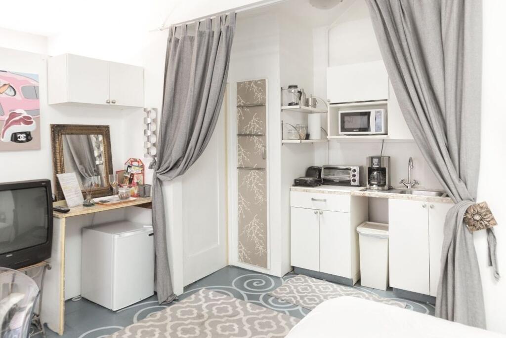 935 Venezia Avenue One Bedroom Apts - thumb 3