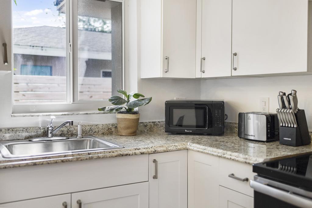 Alani Bay Luxury Condos - thumb 2