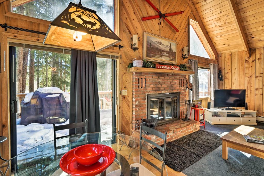 Alma 'Cloud 9 Cabin' With Fireplace & Wooded Views! - thumb 3