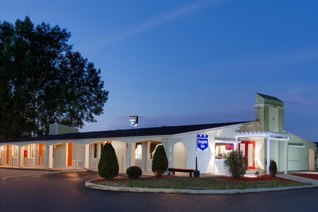 Apple Tree Inn - thumb 0