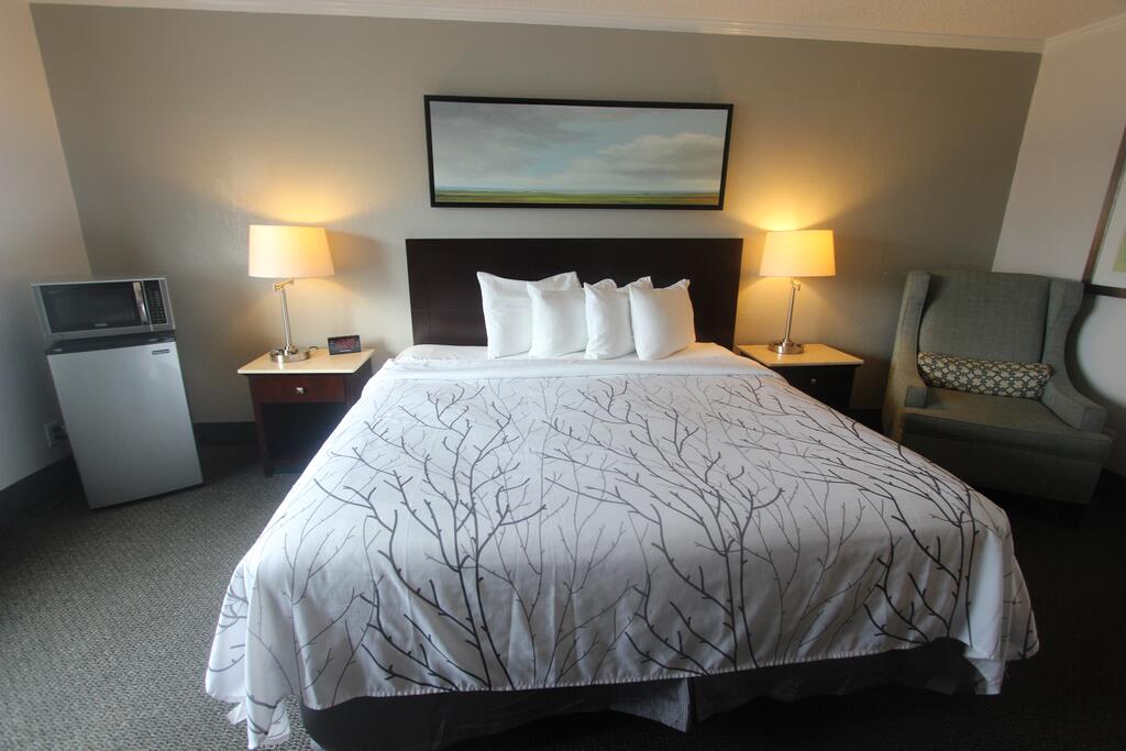 At Home Inn - Pensacola - thumb 2