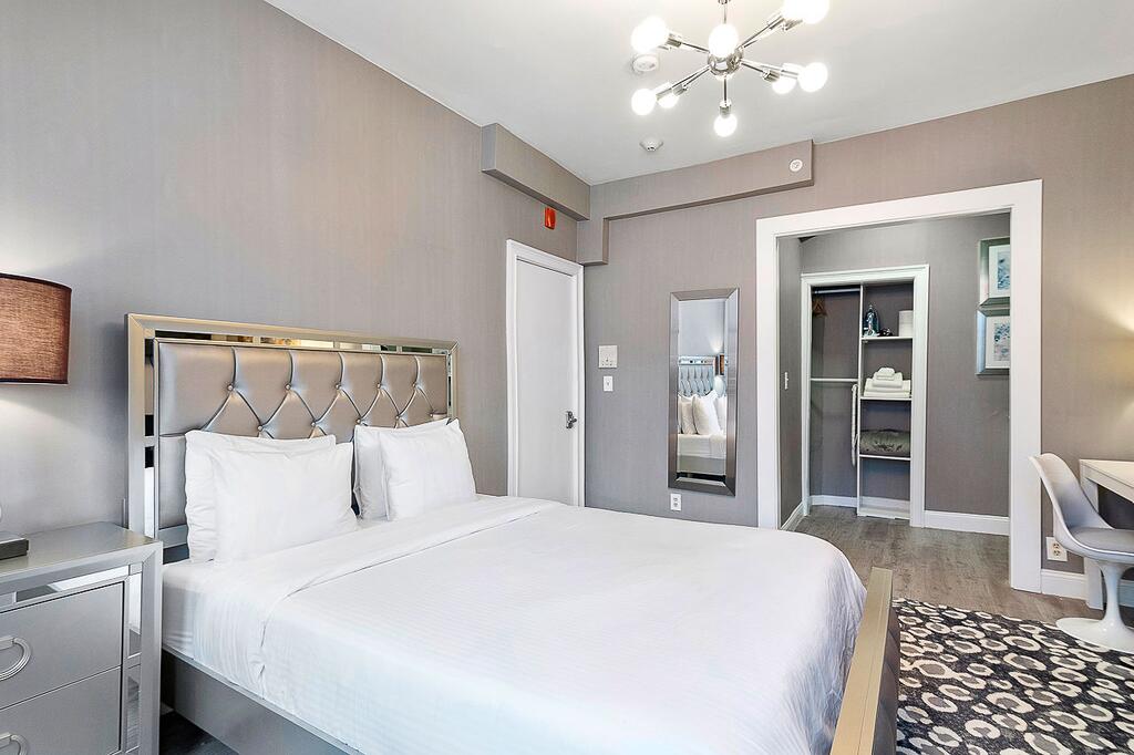 Bay Village Suites - thumb 2