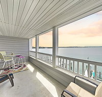 Bayfront Condo w/ Private Balcony & Sweeping Views condo - Accommodation Alabama
