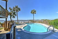Beachfront Cedar Key Condo with Pool Spa and Views Accommodation Alabama