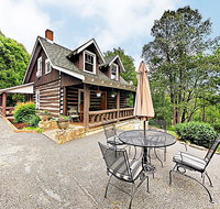 Beautifully Refitted Classic Cabin W/ Pond Cabin - Accommodation Alabama