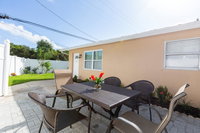 BeautifullyRenovated Palm Beach Gardens Apartment2 Accommodation Alabama