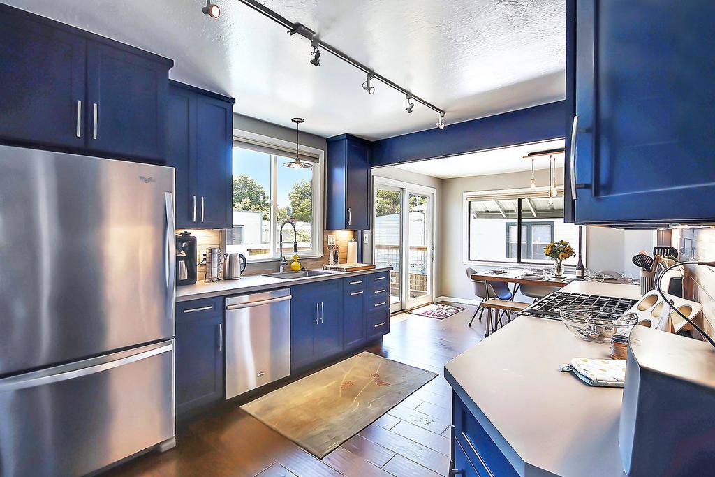 Bed And Biscuit - thumb 0