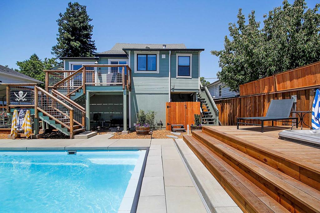 Bed And Biscuit - thumb 1