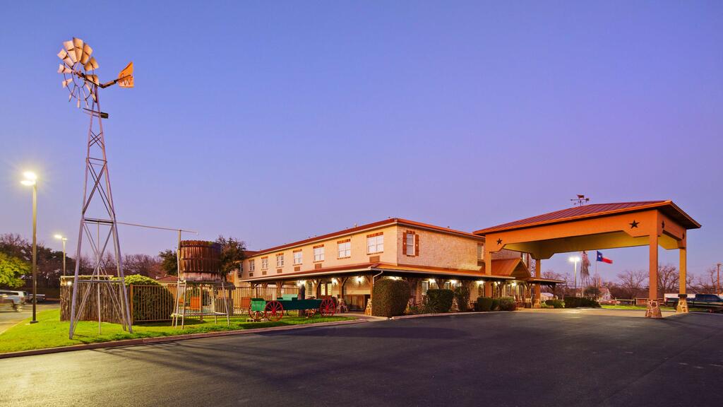 Best Western Plus Fredericksburg - thumb 0