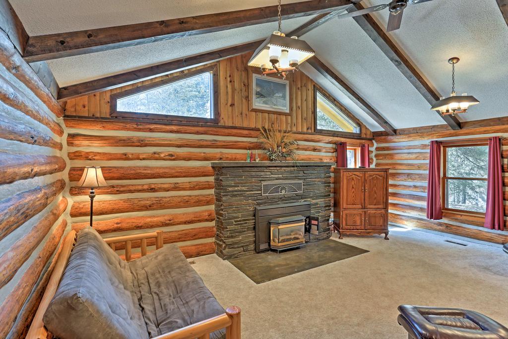 Black Hills Historic Cabin-Fireplace, Grill And Deck - thumb 2