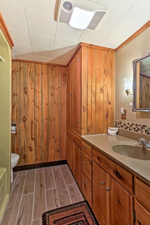 Black Hills Historic Cabin-Fireplace, Grill And Deck - thumb 3