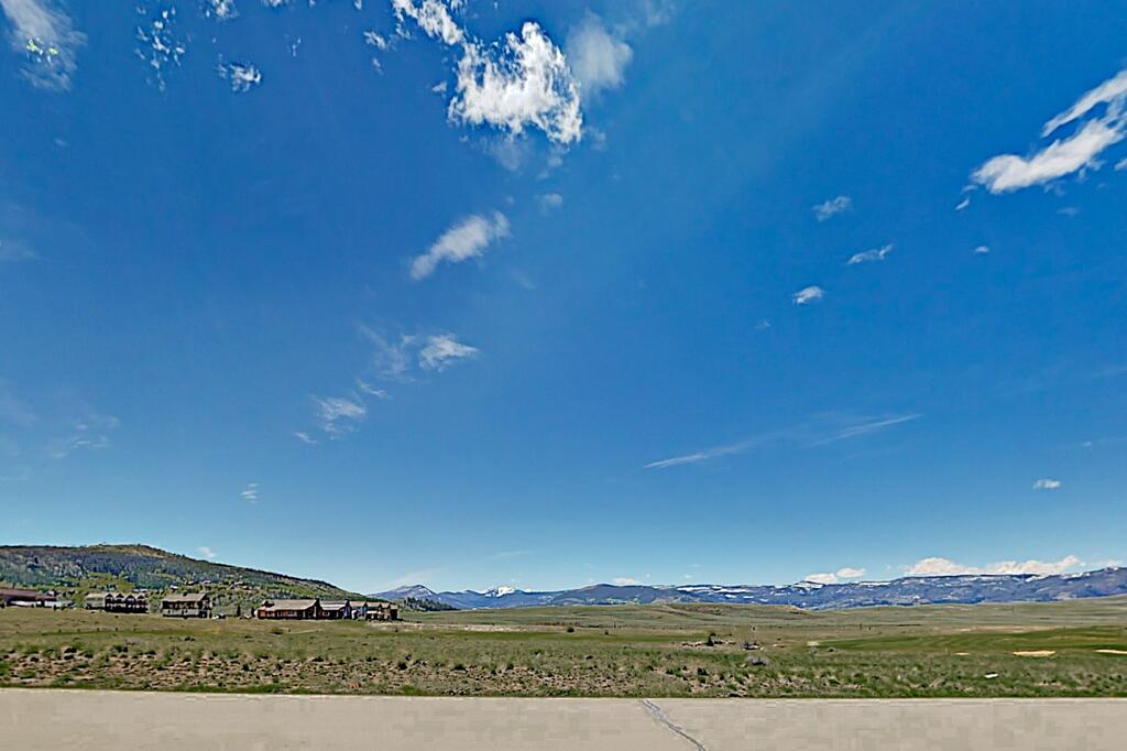 Brand-New Townhome W/ Private Balcony & Fireplace Townhouse - thumb 3