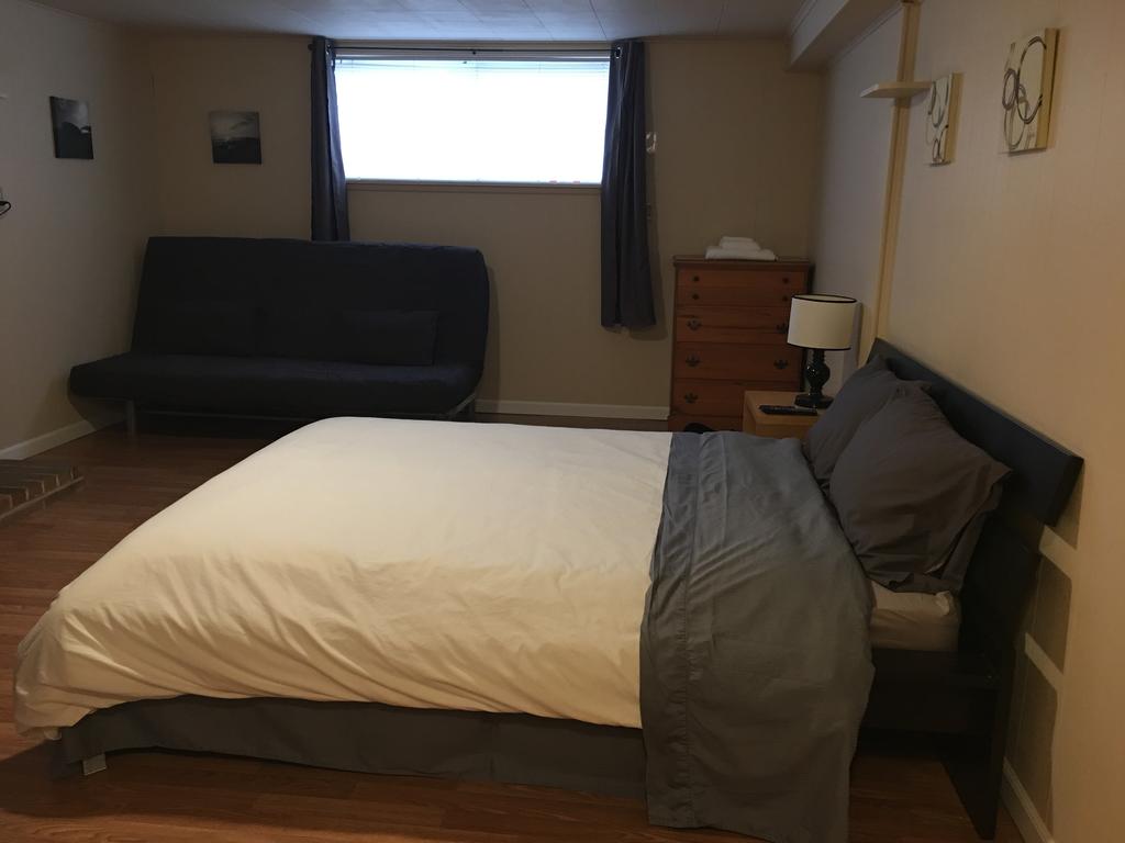 Brighton Retreat (Walk To Metro) - thumb 3