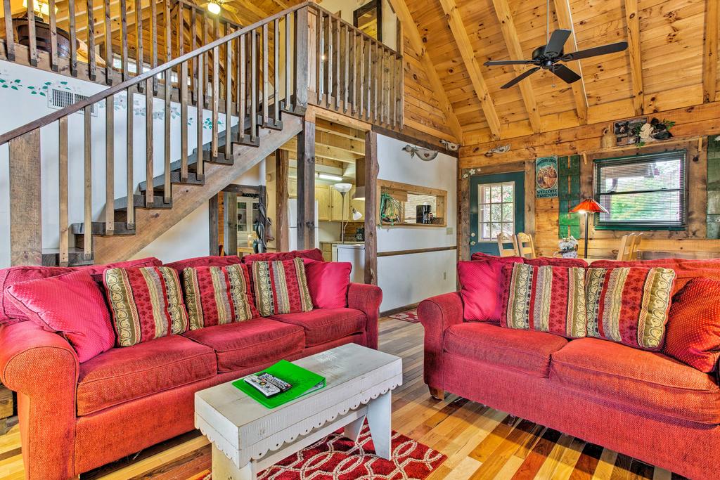 Bryson City Cabin With Deck - Near Smoky Mountains! - thumb 3