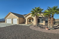 Bullhead City Home with Mtn Views Custom Pool and Spa Accommodation Alabama