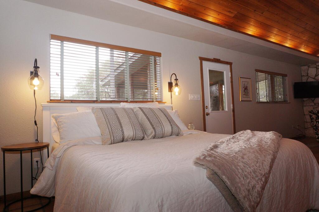 Burnett Ranch Cabins- Rosemary - thumb 3