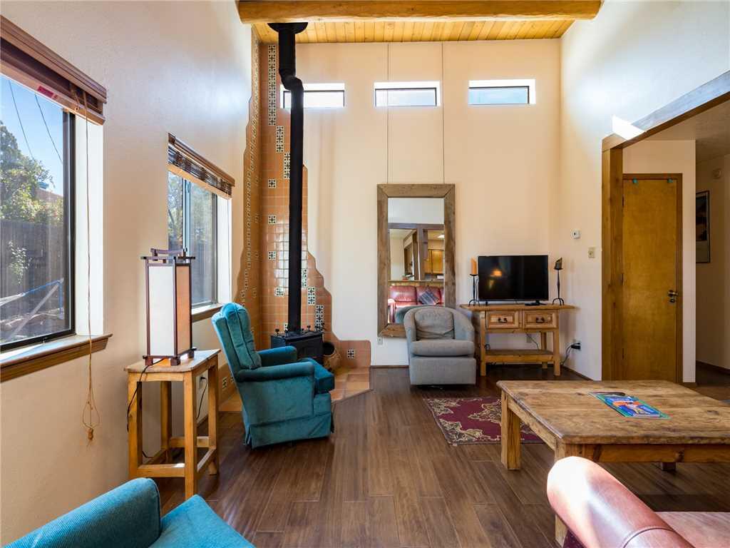 Calle Carmilita, 2 Bedrooms, WiFi, Fenced Yard, Sleeps 4 - thumb 3