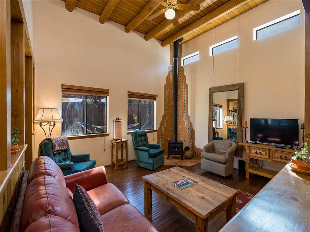 Calle Carmilita, 2 Bedrooms, WiFi, Fenced Yard, Sleeps 4 - thumb 2