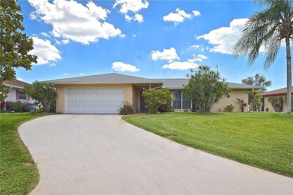 Cambridge House, 2 Bedrooms, Private Heated Pool, Lanai, Sleeps 6, WiFi - thumb 2