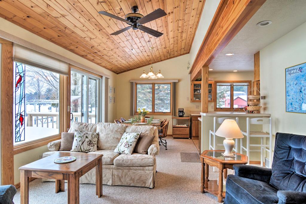 Cedar Cottage, Private Beach On Lake Leelanau - thumb 2