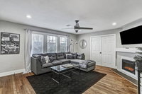 CENTRAL LIVING - KING Beds - 4KTVs - Gated Parking Accommodation Alabama