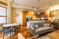 Central Suite  Pool  Gym Accommodation Alabama