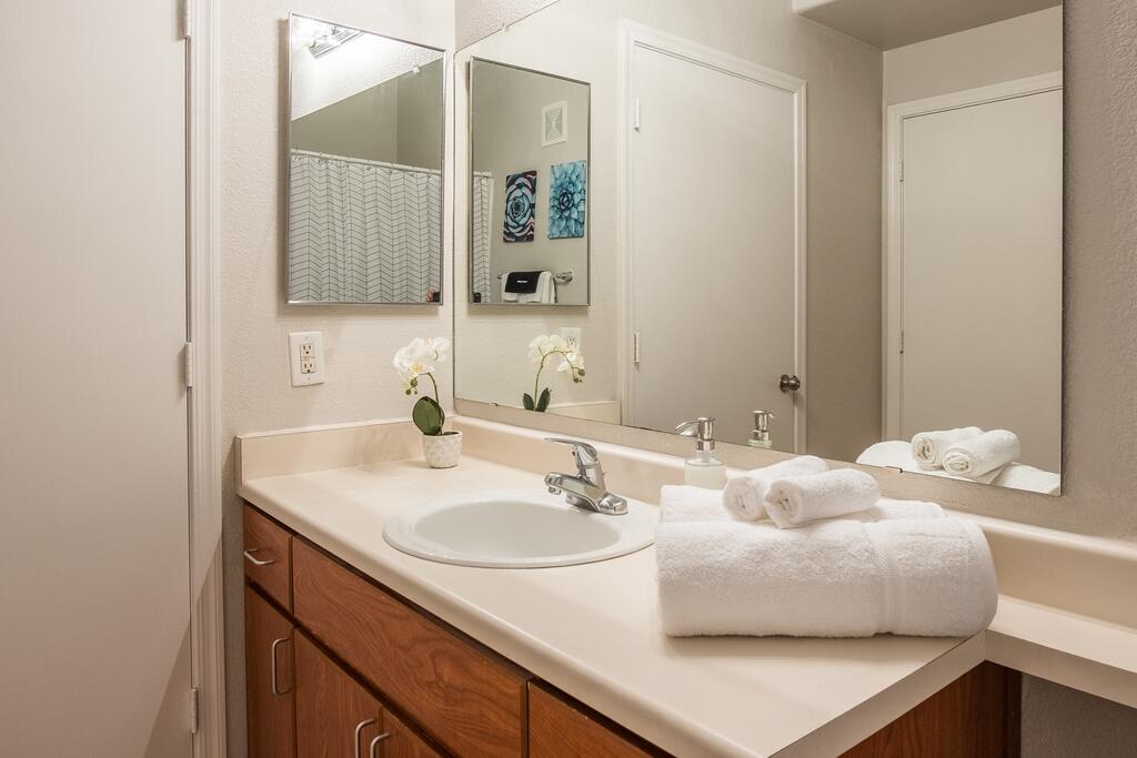 Charming 2BR Apt Near Salt River - thumb 1