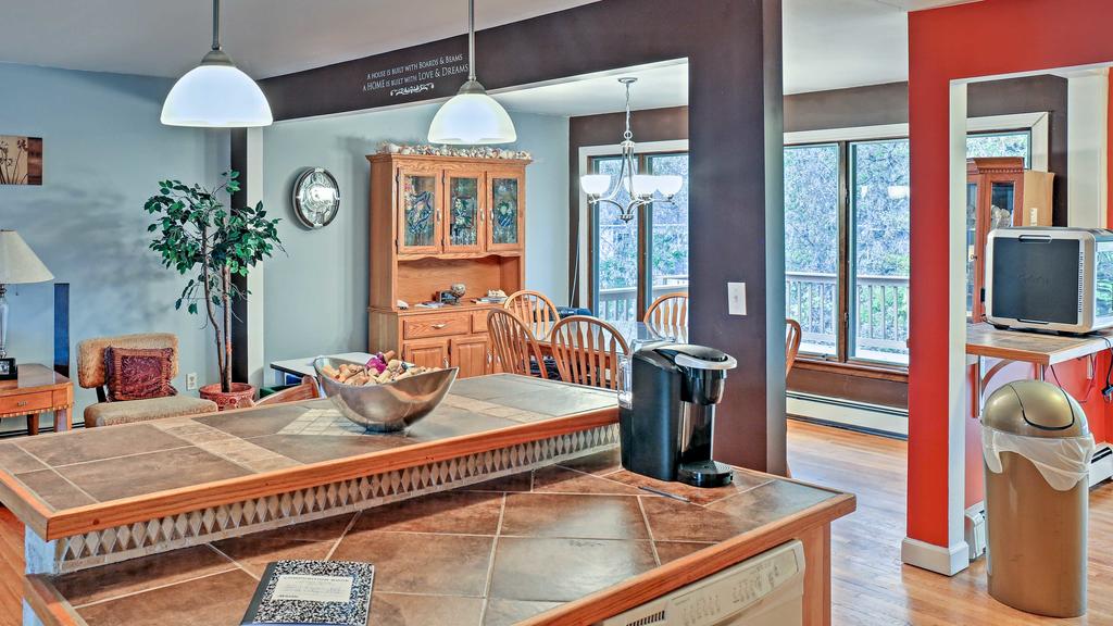 Charming Bay City House With Deck, Walk To Lake Huron - thumb 3