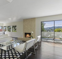 Chic and sophisticated modern Hollywood Hills home - Accommodation Alabama