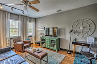 Chic Wilmington Condo - Walk to DT and Riverwalk Accommodation Alabama