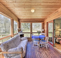 Chilmark House with Sunroom on Martha's Vineyard - Accommodation Alabama