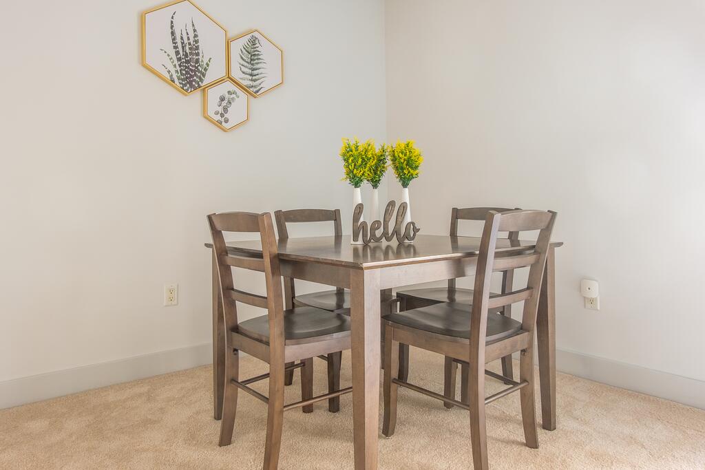 Classic 1BR Apt Walk To Everything - thumb 2