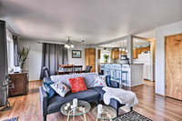 Classy Hood River Condo with Mt. Adams Views Accommodation Alabama