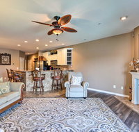 Classy Lakefront Condo with Balcony, Pool Access - Accommodation Alabama