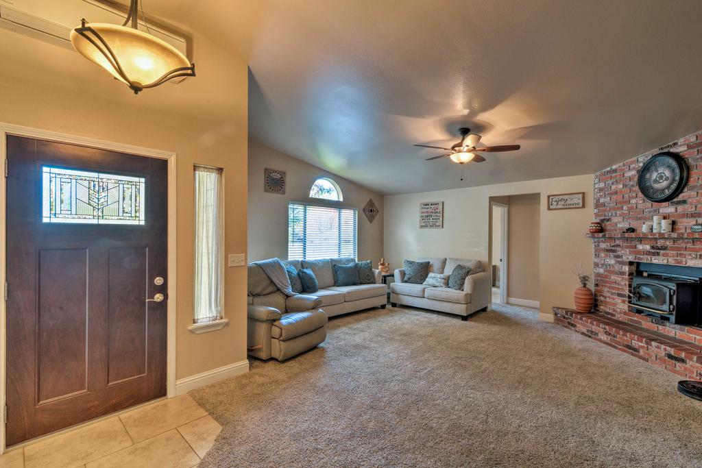 Coastal Retreat Near Redwoods And 2 Miles To Beach! - thumb 3