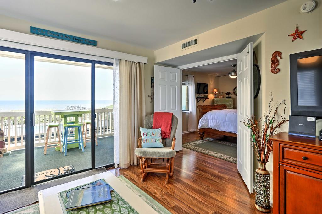 Condo With Large Oceanfront Deck And Captain Chairs! - thumb 3