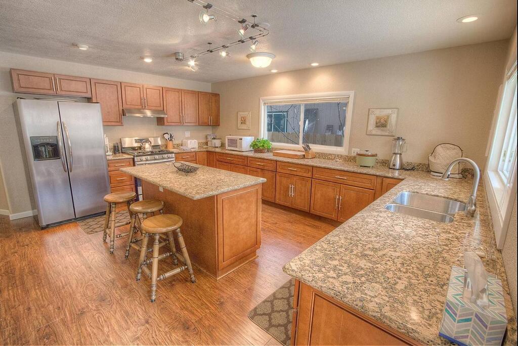 Corner Pocket Chalet By Lake Tahoe Accommodations - thumb 3