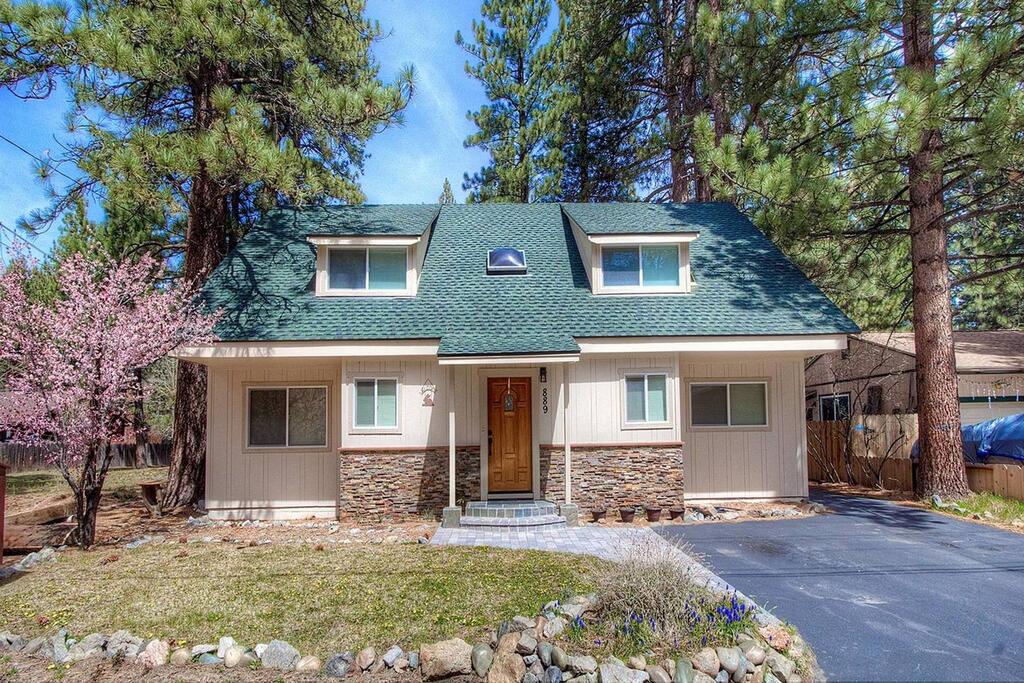 Corner Pocket Chalet By Lake Tahoe Accommodations - thumb 0